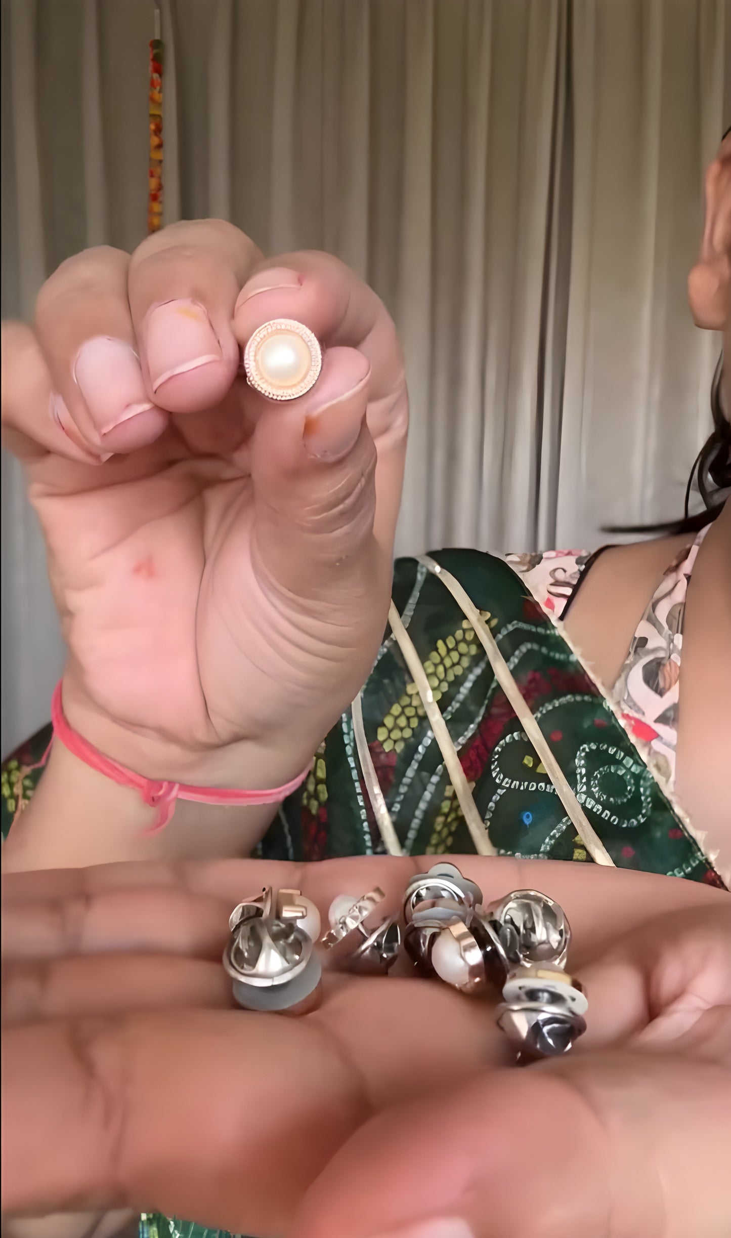 Detachable Hidden Clip for Sweaters, Shirts & Cardigans