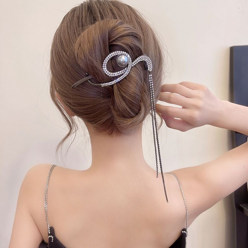 Rhinestone Serpent Twist Clip
