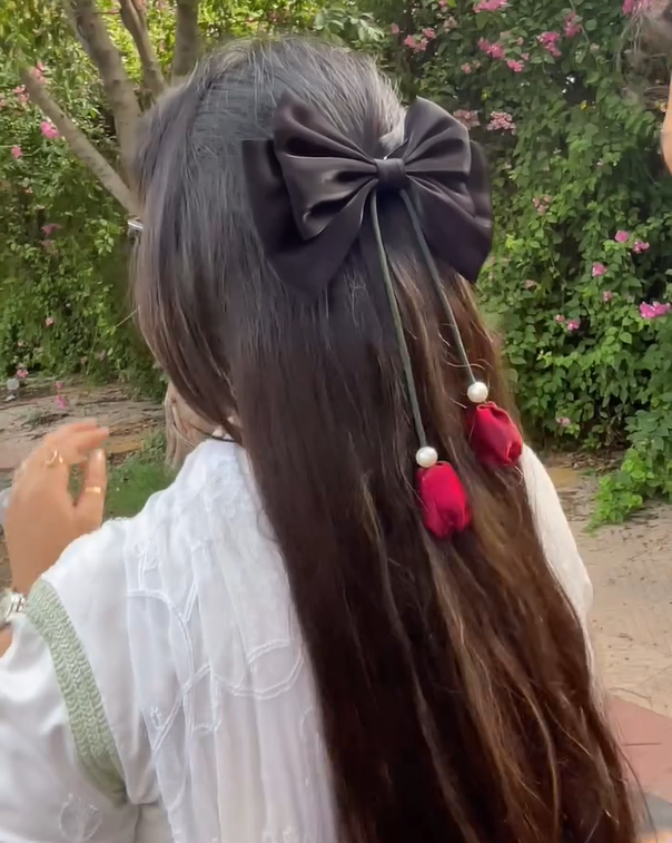 Elegant Blossom Bows & Pearl Petals HairClip