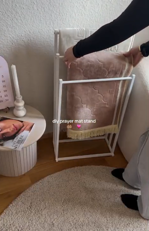 Elegance Matel 3-Tier Prayer Mat Stand