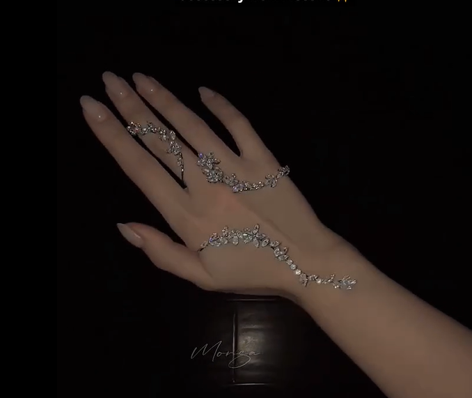 Moondust Sparkle Hand Jewellery