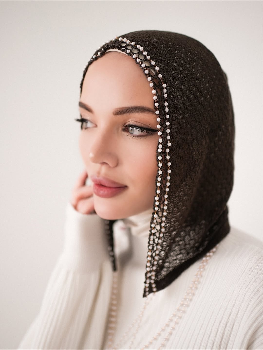 Pearl-Edged Knit Hood Scarf
