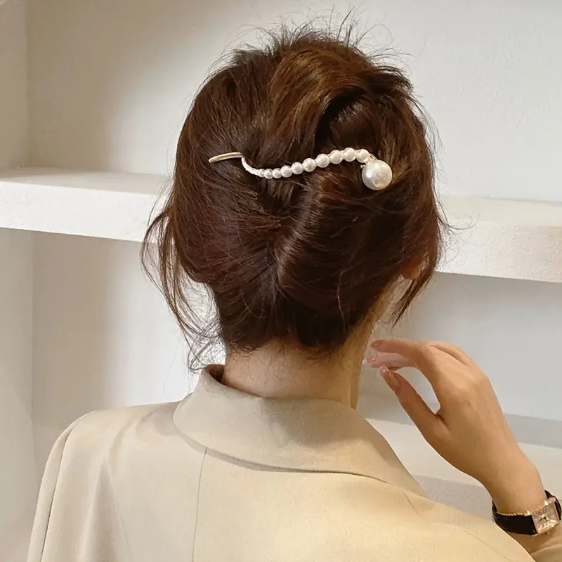 Pearl Twist Clasp Hair Clip