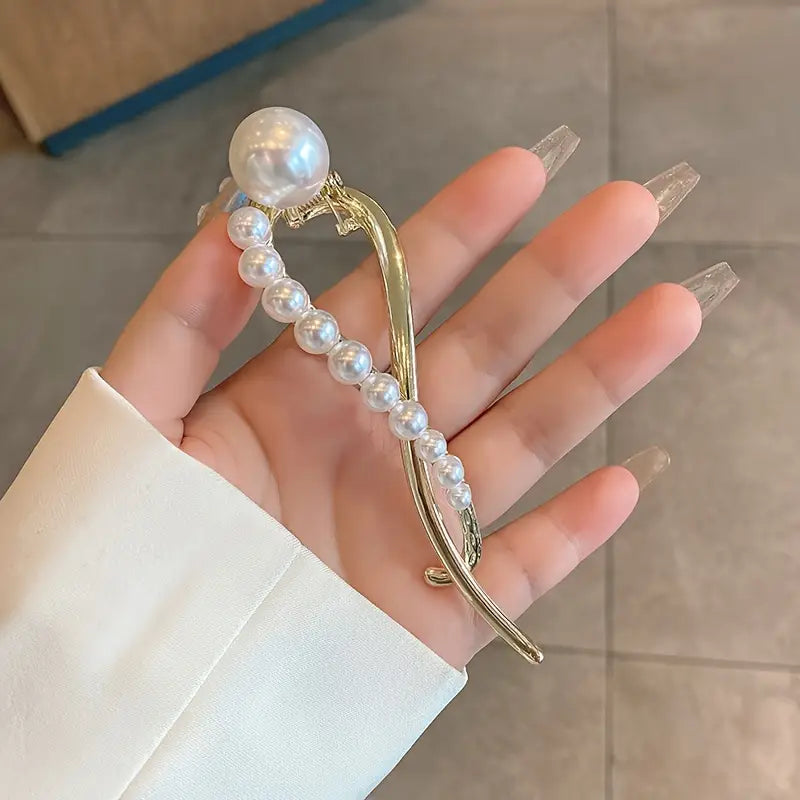 Pearl Twist Clasp Hair Clip