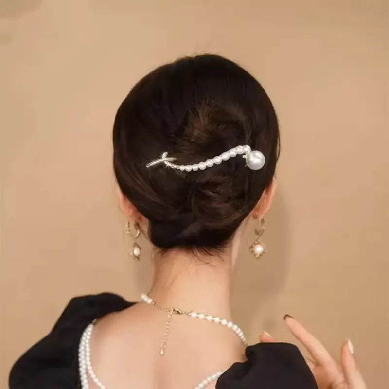 Pearl Twist Clasp Hair Clip