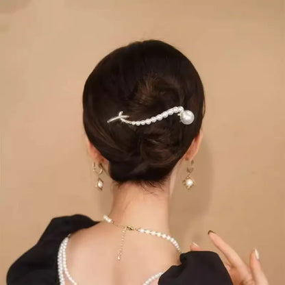 Pearl Twist Clasp Hair Clip