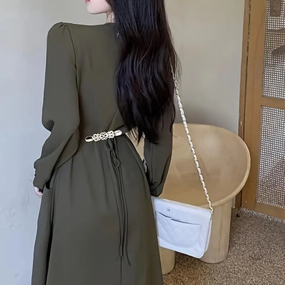 Elegance Vintage Floral Dress Clip