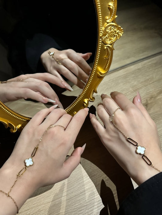 Luxe Clover Finger Bracelet