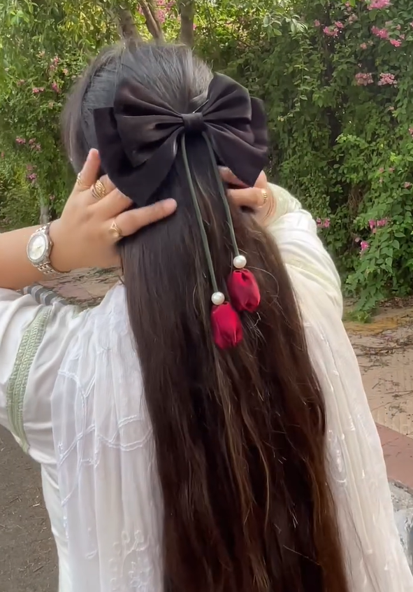 Elegant Blossom Bows & Pearl Petals HairClip