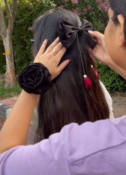 Elegant Blossom Bows & Pearl Petals HairClip