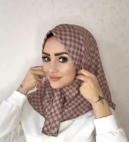 Elegance Chic Check Print Short Scarf