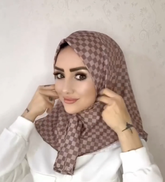 Elegance Chic Check Print Short Scarf